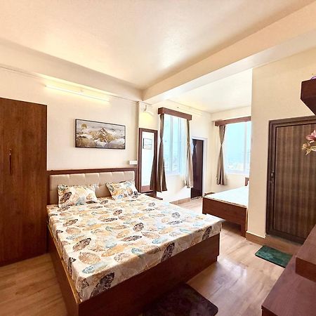 Yepplo Holiday Home - Complimentary Breakfast - 24 Hrs Caretaker & Power Backup Shillong Exterior foto